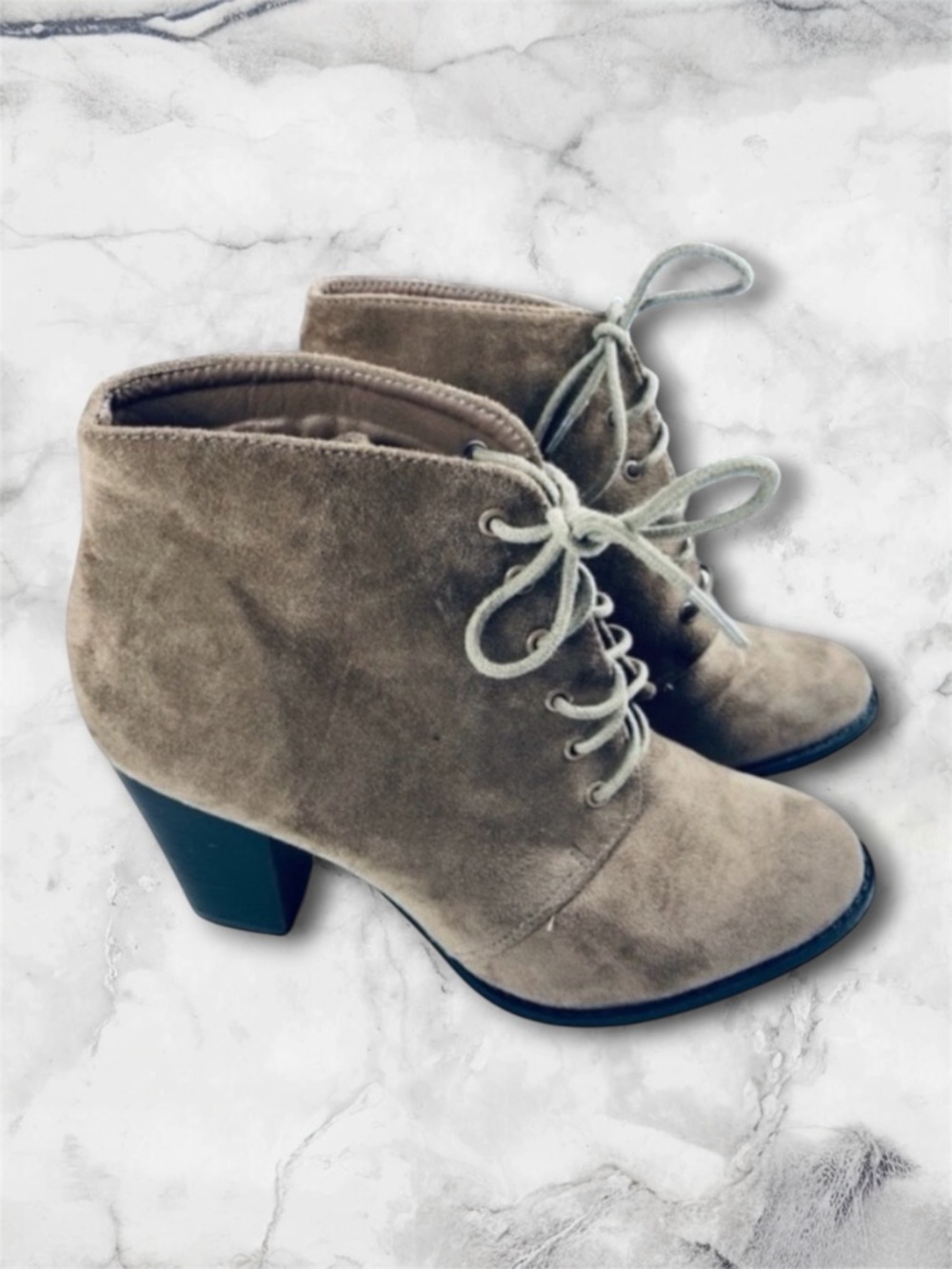5 for $25 Forever 21 brown faux suede lace up heeled ankle booties size 8.5